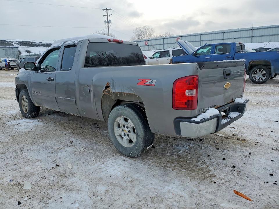 Фото 2 с аукциона – 2007 CHEVROLET SILVERADO с VIN 2GCEK19J771610185