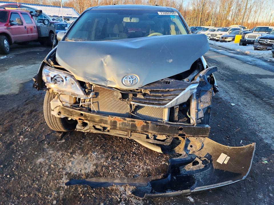 Photo 5 from auction – 2012 TOYOTA SIENNA LE with VIN 5TDJK3DC4CS033234