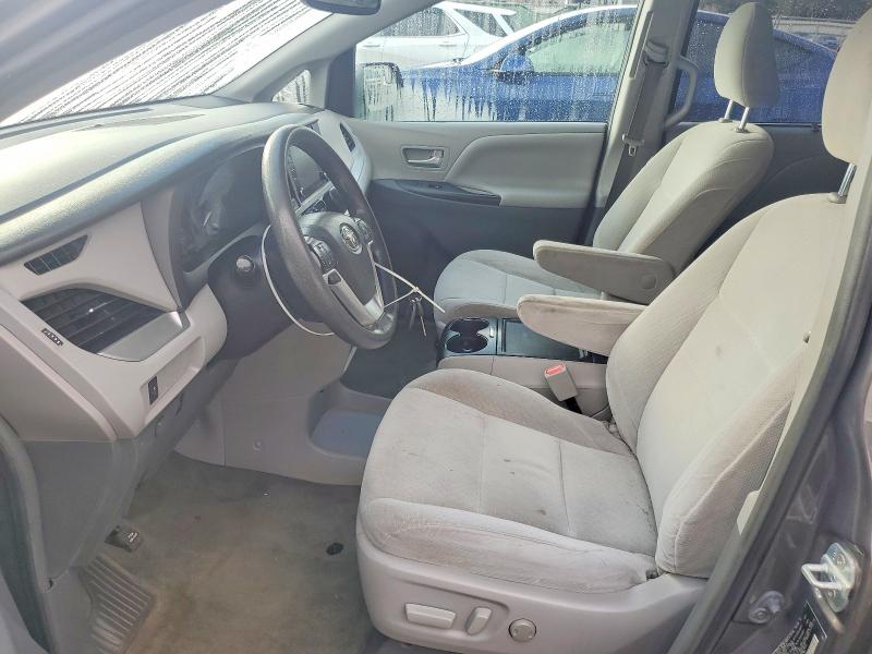 Photo 7 from auction – 2018 TOYOTA SIENNA with VIN 5TDKZ3DC9JS906246