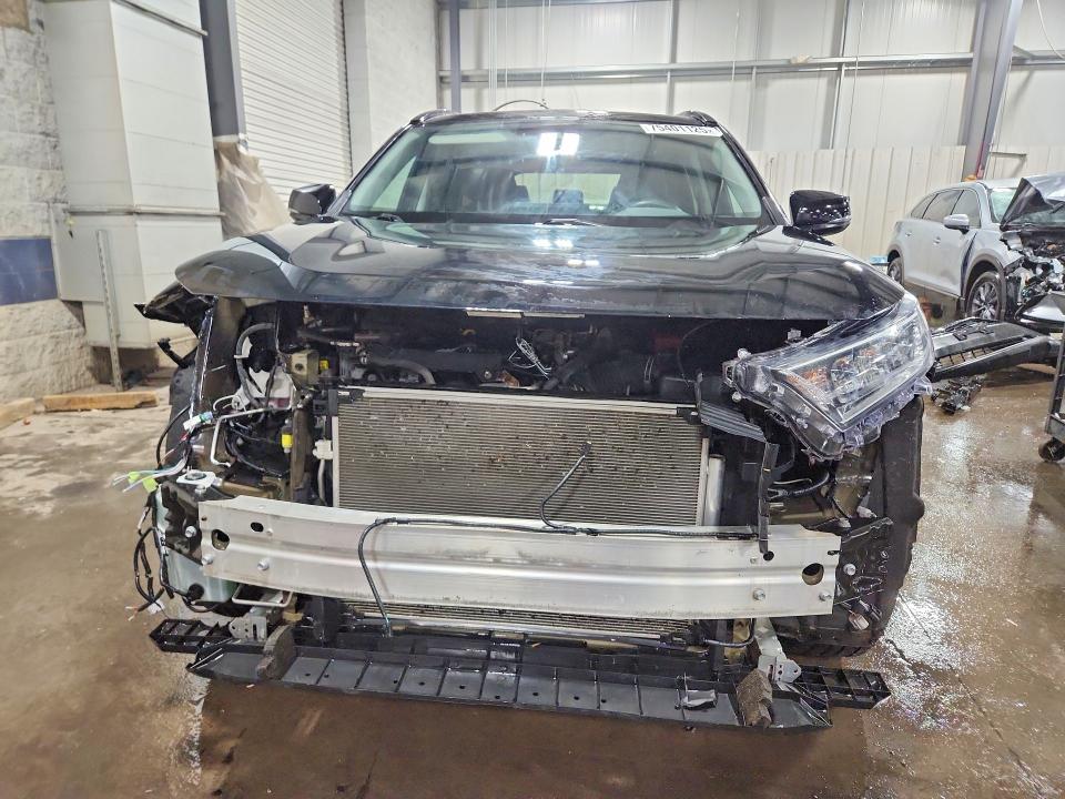 Photo 5 from auction – 2019 TOYOTA RAV4 XLE with VIN 2T3P1RFV2KW067734