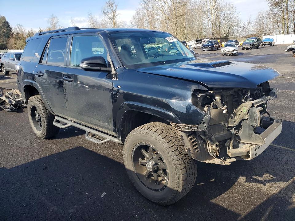 Photo 4 from auction – 2019 TOYOTA 4RUNNER with VIN JTEBU5JR3K5625405