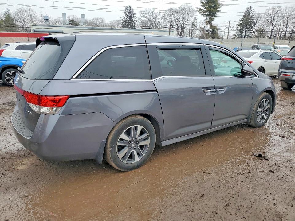Photo 3 from auction – 2016 HONDA ODYSSEY with VIN 5FNRL5H90GB072827