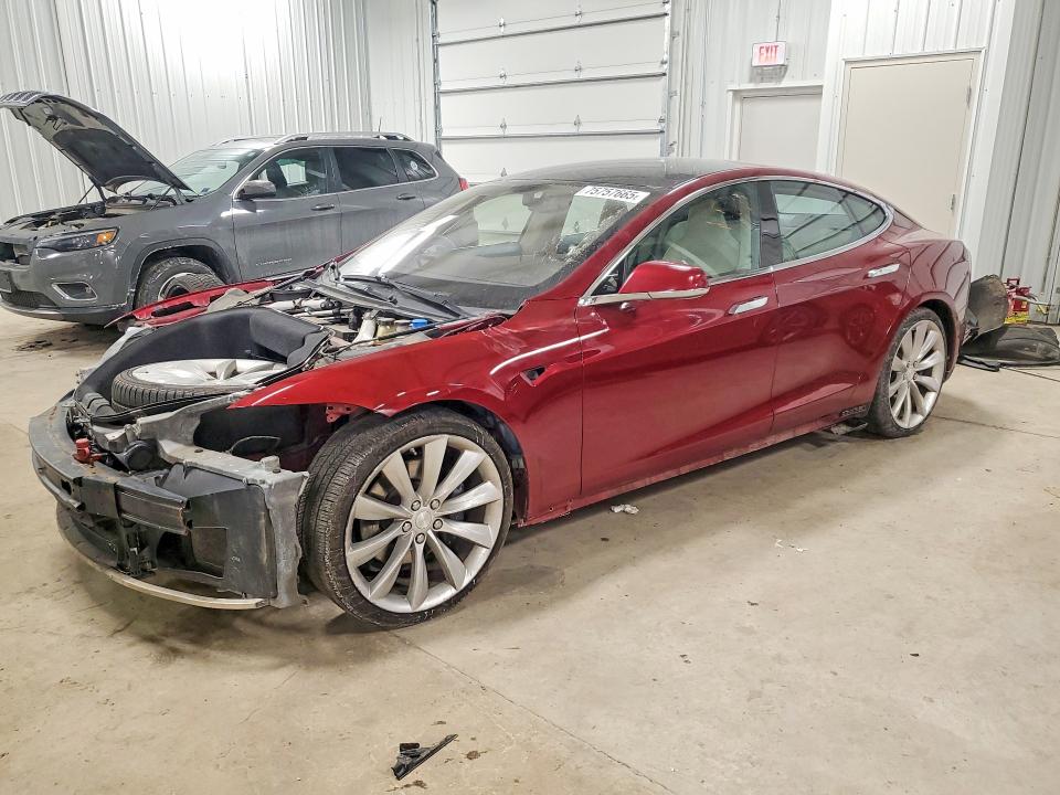 TESLA MODEL S 2012 with VIN 5YJSA1DNXCFS00911 - Photo from auction