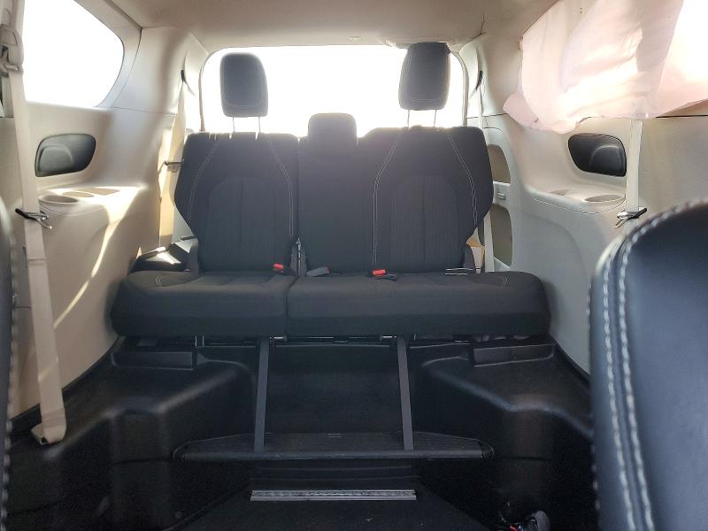 Photo 10 from auction – 2023 CHRYSLER VOYAGER with VIN 2C4RC1CG2PR548577