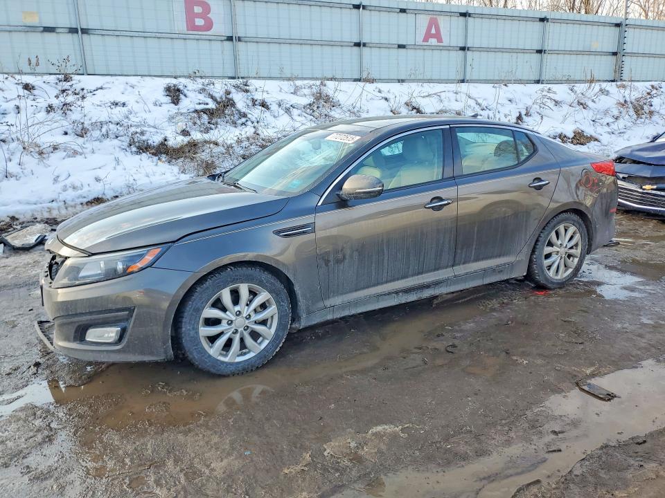 KIA OPTIMA 2015 with VIN 5XXGN4A79FG371829 - Photo from auction