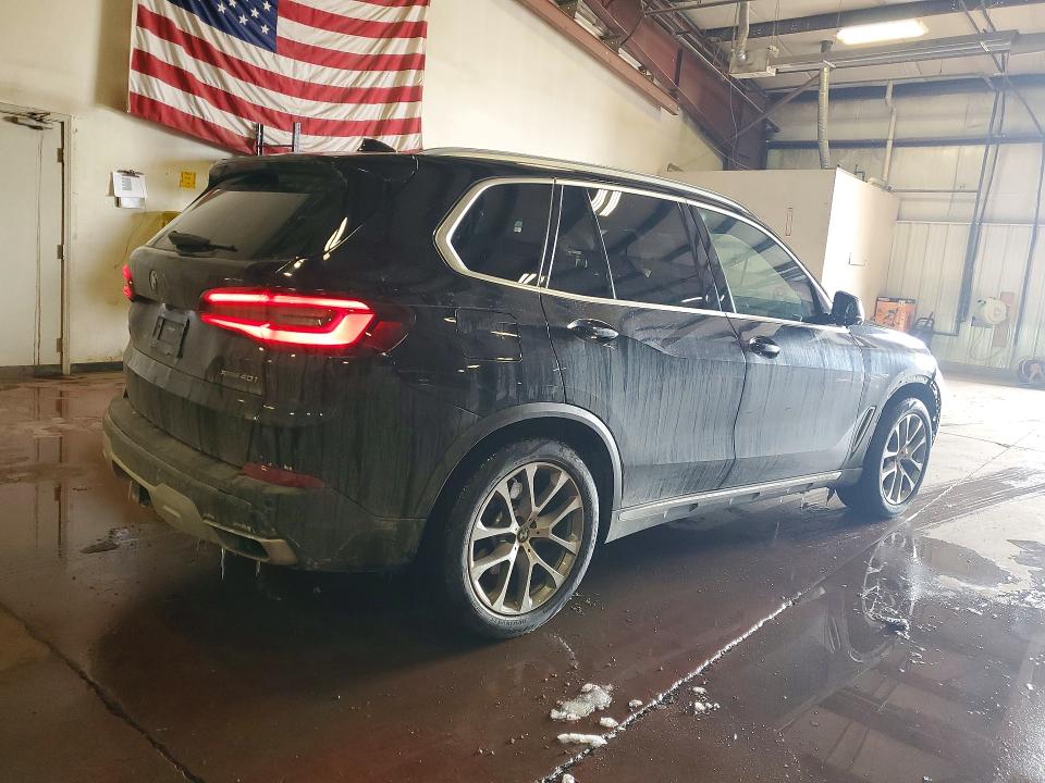 Photo 3 from auction – 2021 BMW X5 XDRIVE4 with VIN 5UXCR6C04M9F55392