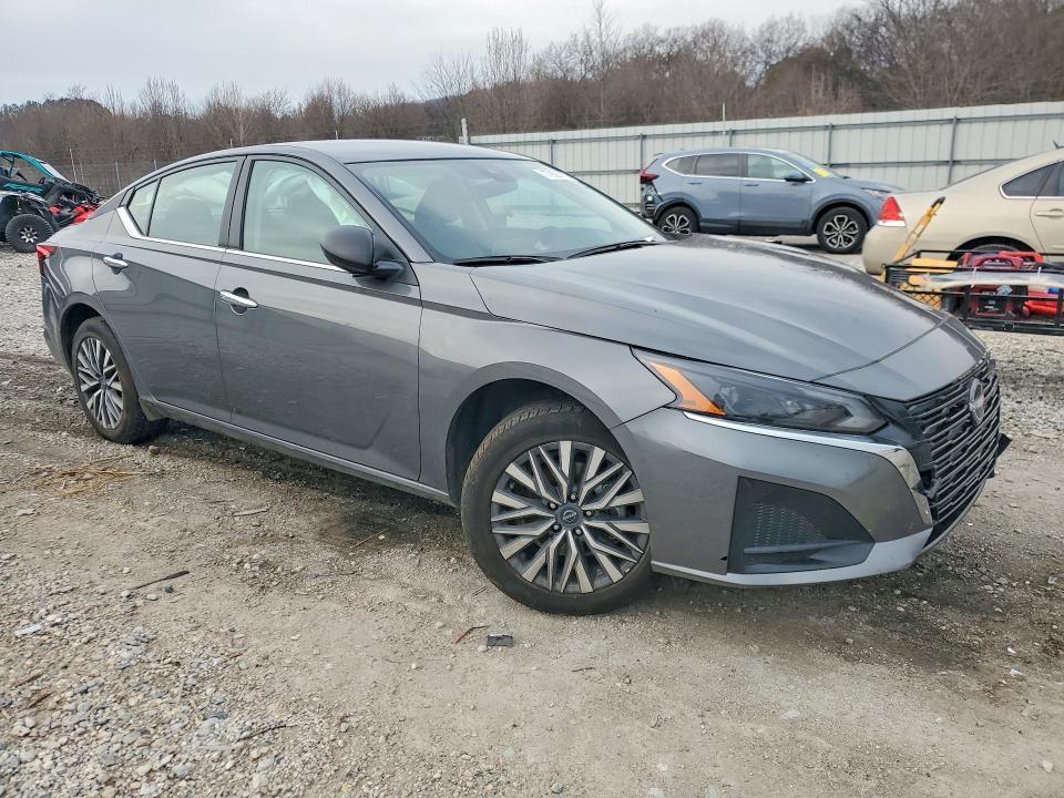 Photo 4 from auction – 2025 NISS ALTIMA with VIN 1N4BL4DV8SN381072