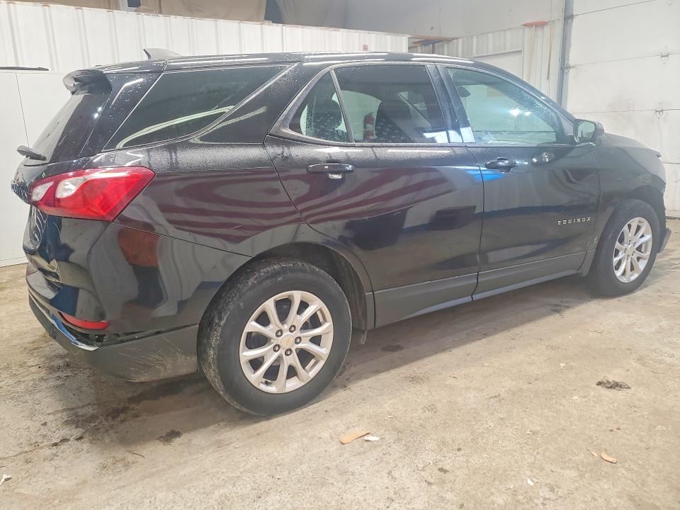 Photo 3 from auction – 2018 CHEVROLET EQUINOX with VIN 2GNAXREV7J6167223