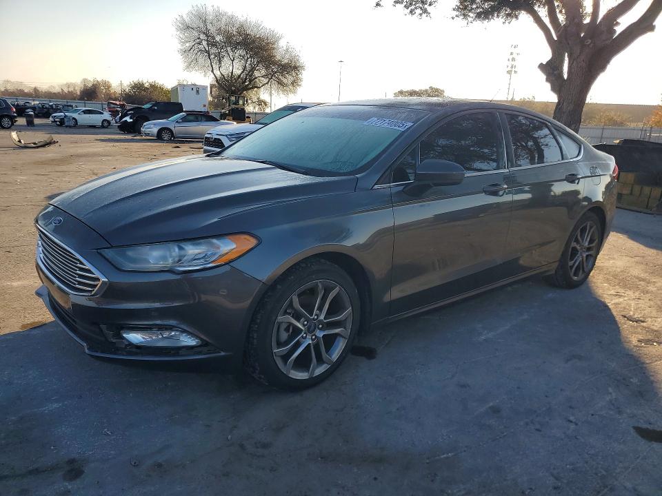 FORD FUSION 2017 with VIN 3FA6P0H70HR403100 - Photo from auction