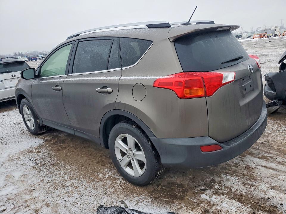 Photo 2 from auction – 2014 TOYOTA RAV4 with VIN JTMWFREV9ED032852