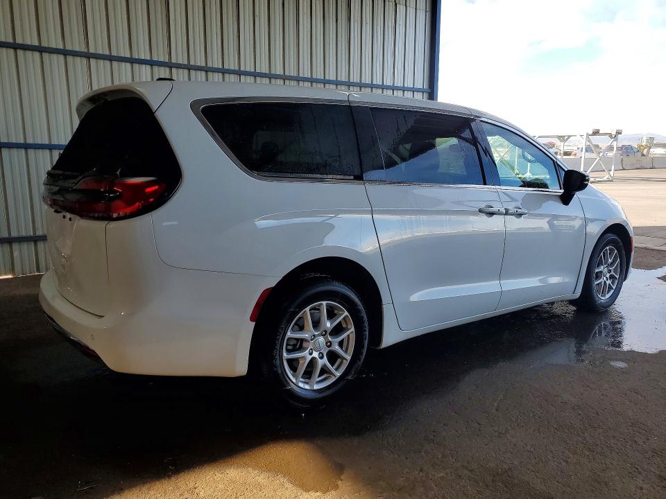 Photo 3 from auction – 2026 CHRYSLER PACIFICA with VIN 2C4RC1BG5TR168791