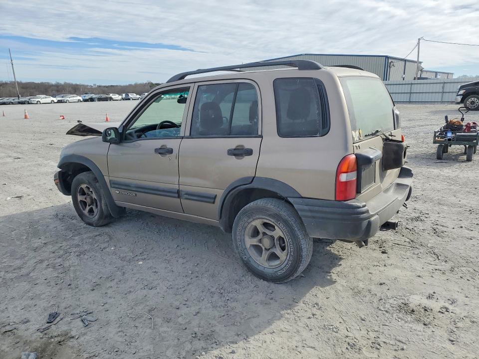 Photo 2 from auction – 2003 CHEVROLET TRACKER with VIN 2CNBJ734336932374