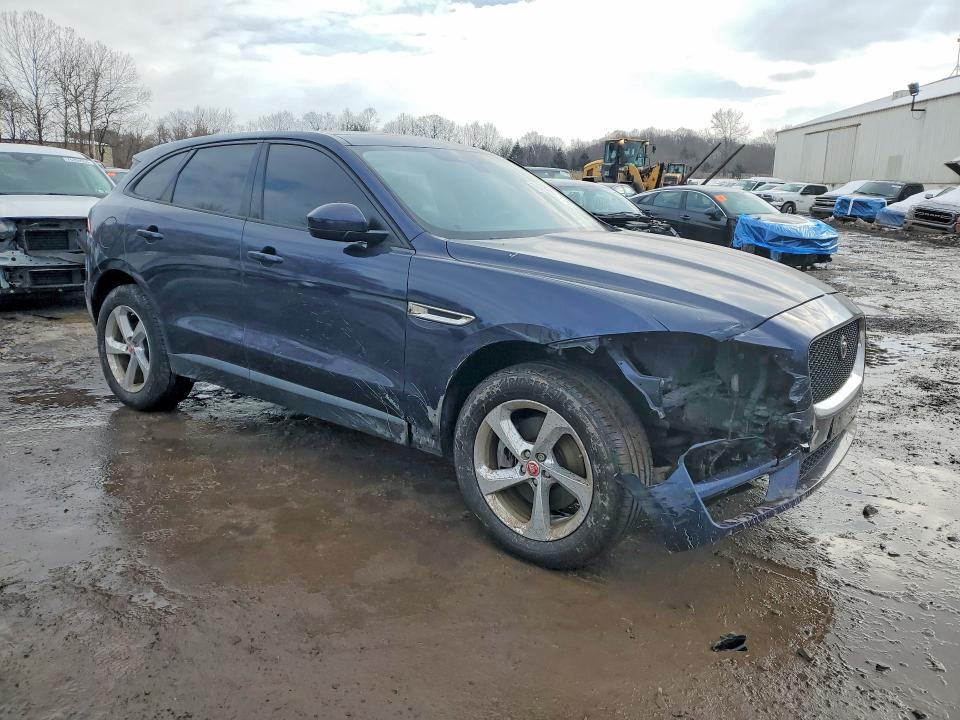 Photo 4 from auction – 2017 JAGUAR F-PACE PRE with VIN SADCJ2BV4HA078547