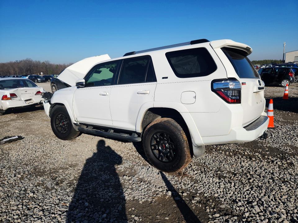 Photo 2 from auction – 2020 TOYOTA 4RUNNER with VIN JTEZU5JR4L5218435