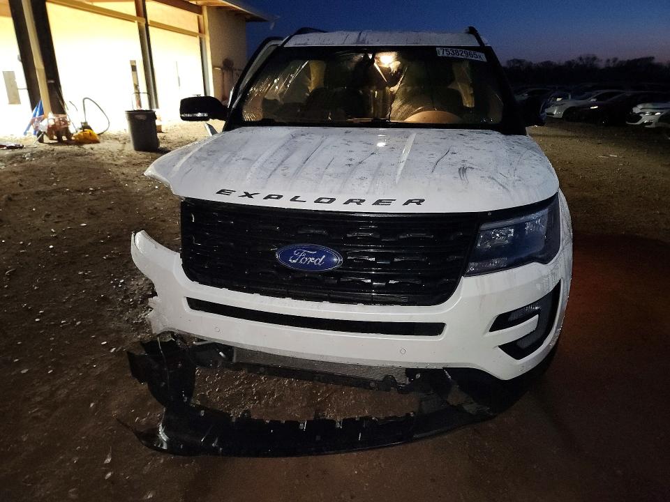 Photo 5 from auction – 2017 FORD EXPLORER with VIN 1FM5K8GT2HGD78351