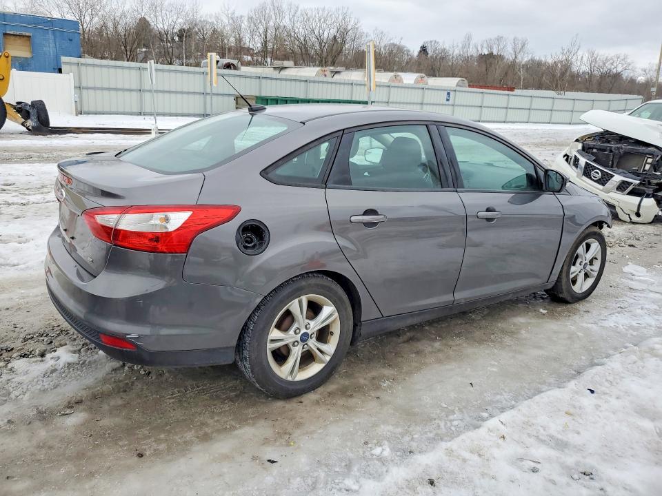 Photo 3 from auction – 2014 FORD FOCUS with VIN 1FADP3F23EL279236
