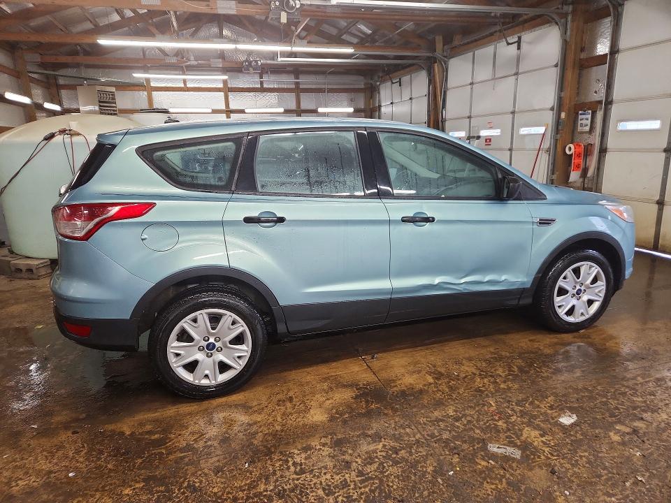 Photo 3 from auction – 2013 FORD ESCAPE S with VIN 1FMCU0F72DUB82879