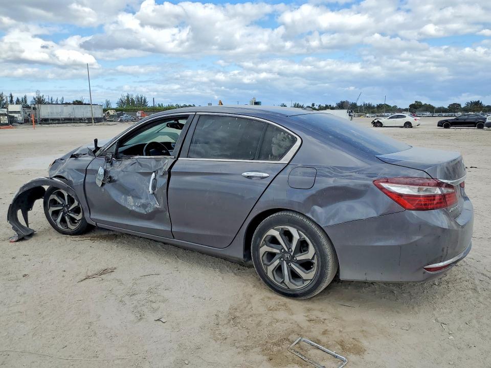 Photo 2 from auction – 2016 HONDA ACCORD with VIN 1HGCR2F88GA193368