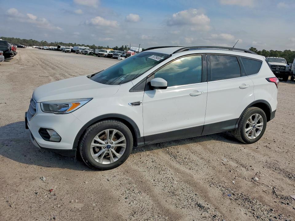 Фото 1 с аукциона – 2018 FORD ESCAPE SE с VIN 1FMCU0GD6JUC11722
