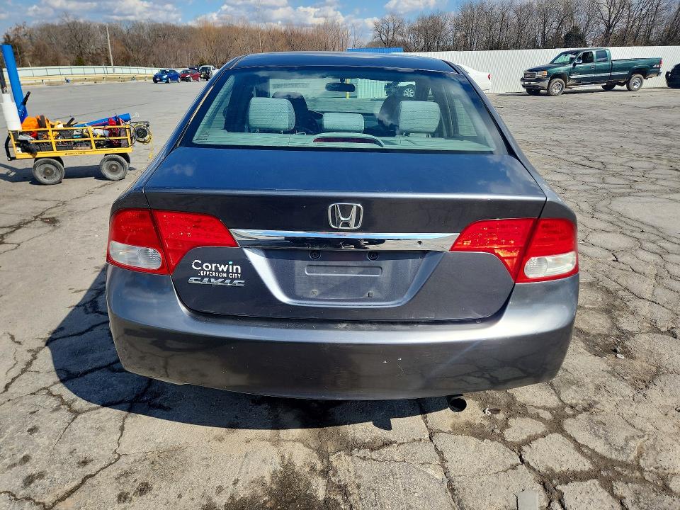 Photo 6 from auction – 2010 HONDA CIVIC with VIN 19XFA1F50AE038692
