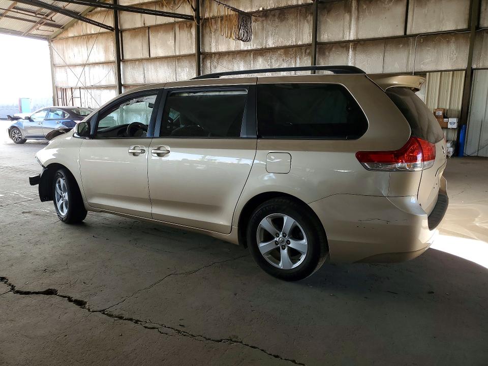 Photo 2 from auction – 2014 TOYOTA SIENNA with VIN 5TDKK3DC7ES426362