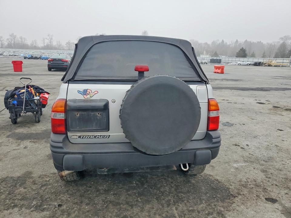 Photo 6 from auction – 2002 CHEVROLET TRACKER ZR with VIN 2CNBJ78C626909802