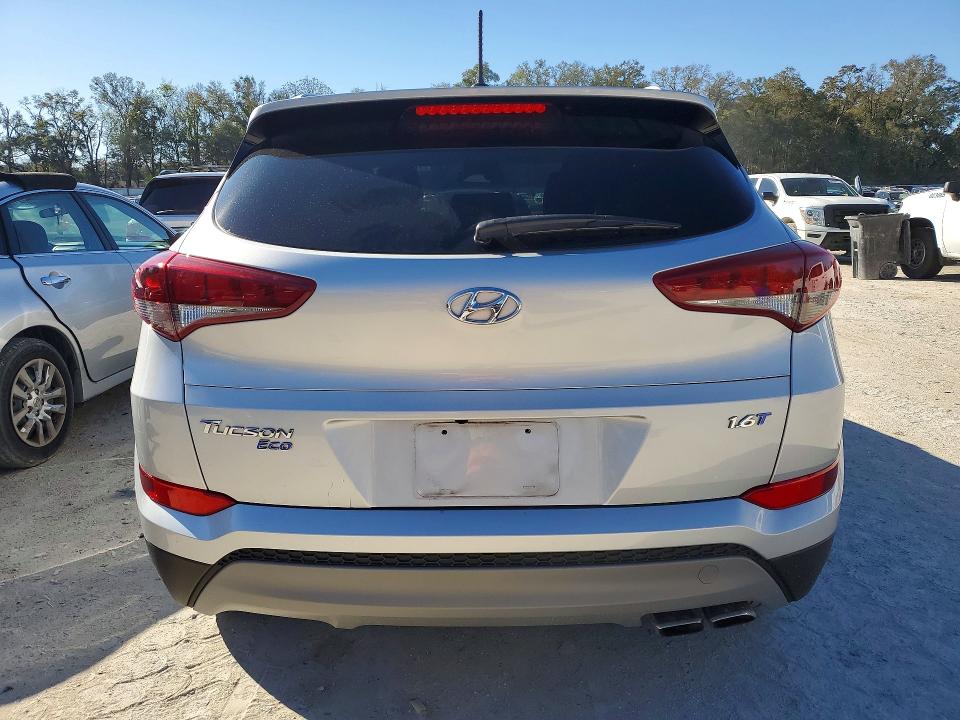 Photo 6 from auction – 2017 HYUNDAI TUCSON with VIN KM8J33A25HU461725