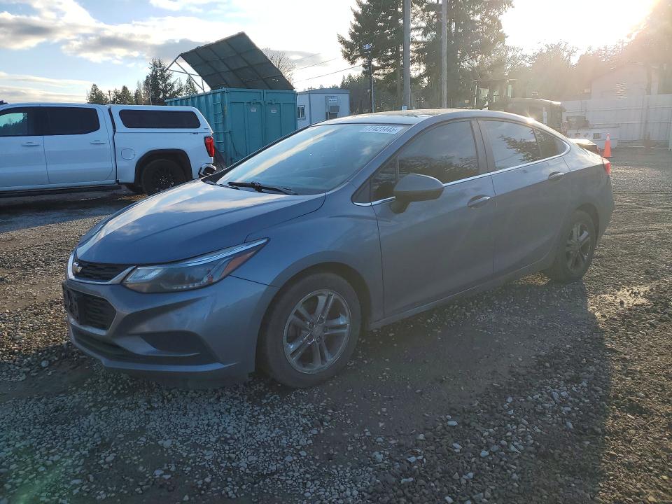 CHEVROLET CRUZE 2018 with VIN 1G1BE5SM6J7243353 - Photo from auction