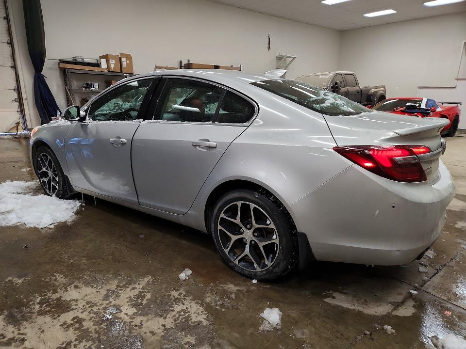 Photo 2 from auction – 2017 BUICK REGAL SPOR with VIN 2G4GL5EX5H9197852