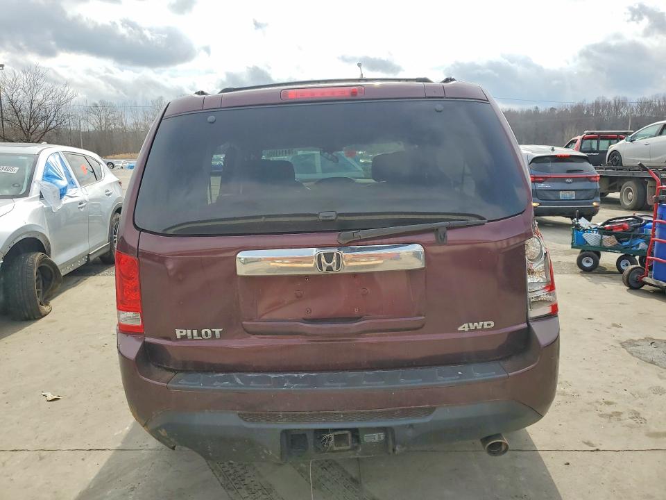 Photo 6 from auction – 2015 HONDA PILOT with VIN 5FNYF4H65FB070153