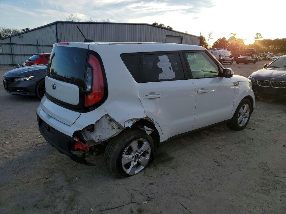 Photo 3 from auction – 2017 KIA SOUL with VIN KNDJN2A27H7460972