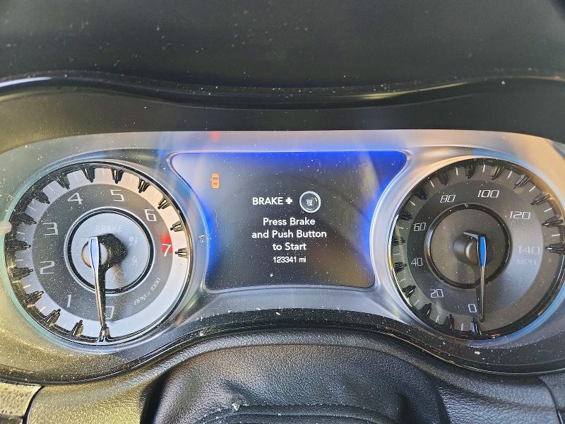 Photo 9 from auction – 2018 CHRYSLER 300 with VIN 2C3CCABG6JH266760