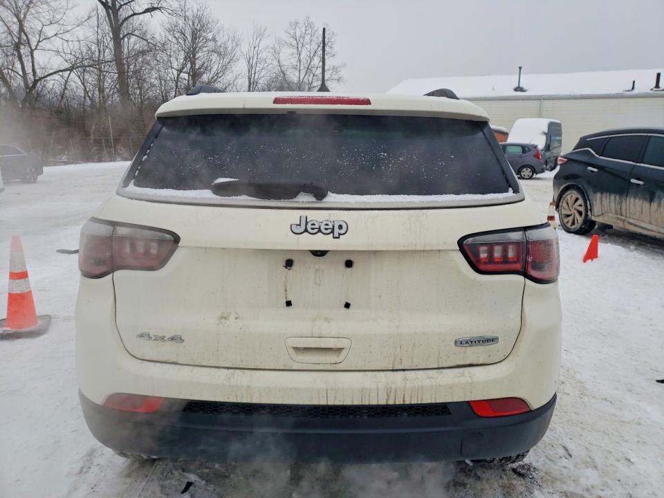 Photo 6 from auction – 2018 JEEP COMPASS with VIN 3C4NJDBB2JT373134