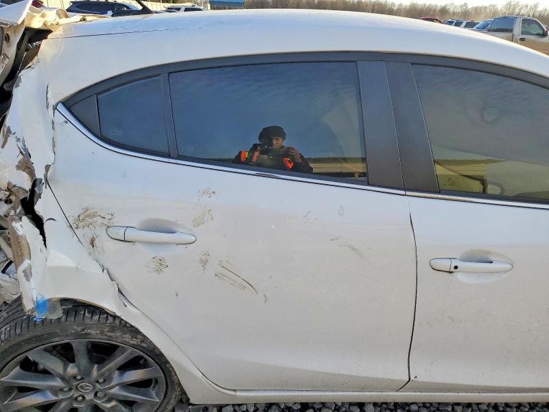 Photo 10 from auction – 2018 MAZDA 3 with VIN 3MZBN1L34JM265599