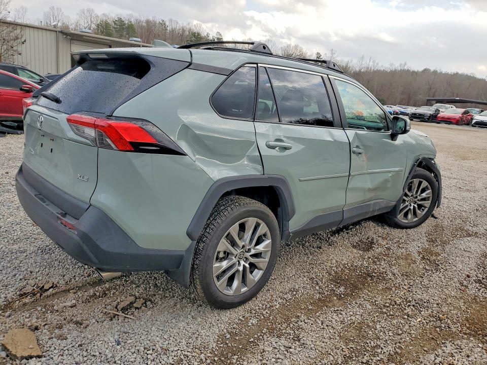 Photo 3 from auction – 2022 TOYOTA RAV4 with VIN 2T3C1RFV4NW231648