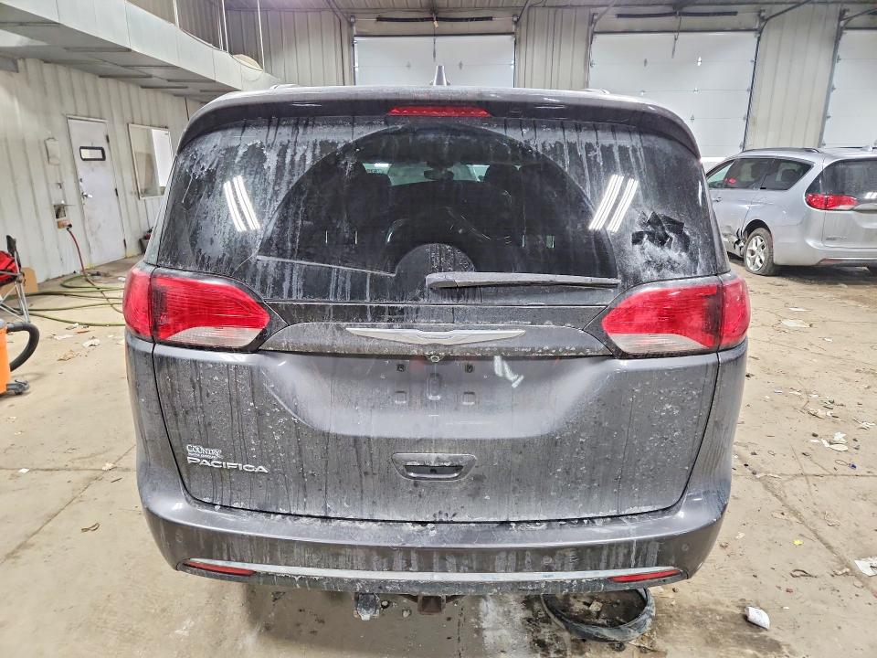 Photo 6 from auction – 2017 CHRYSLER PACIFICA with VIN 2C4RC1BG7HR540249