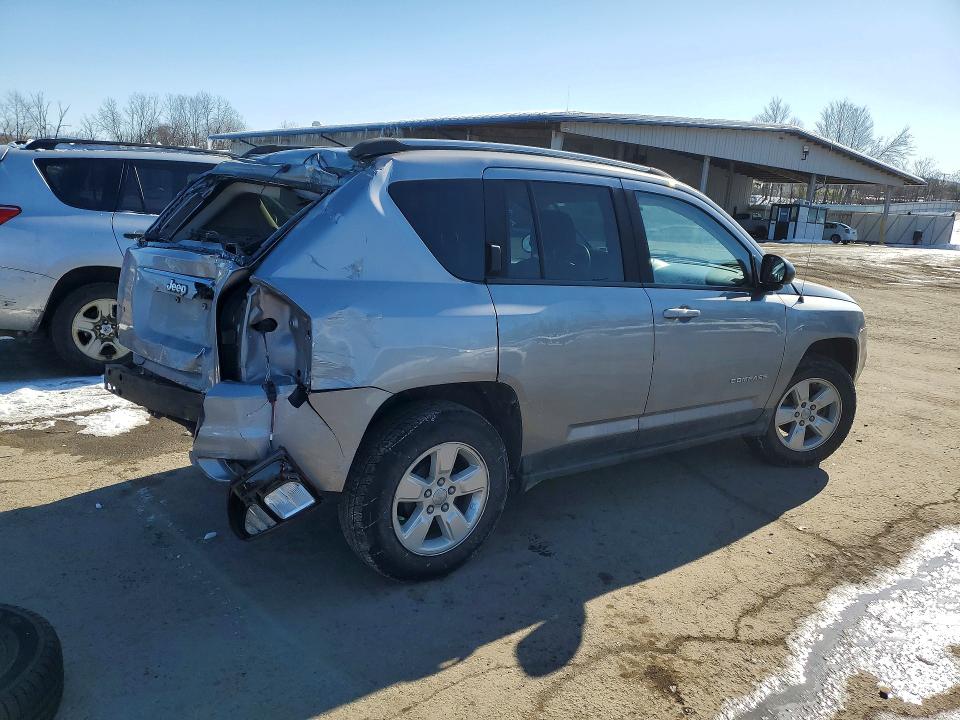 Photo 3 from auction – 2015 JEEP COMPASS with VIN 1C4NJCBA1FD386469