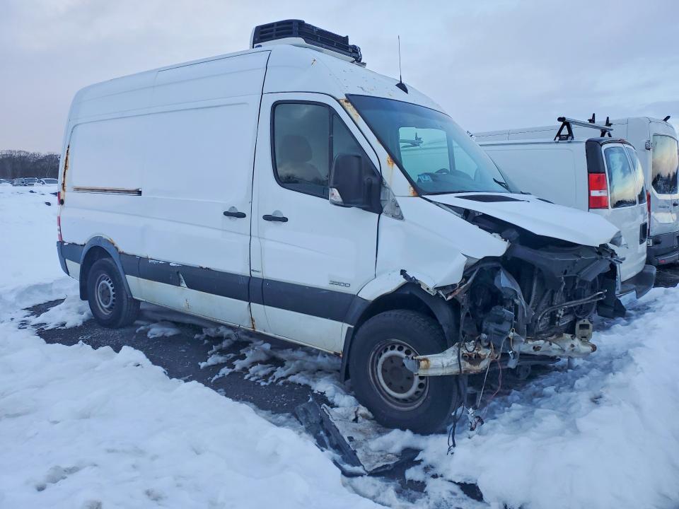 Photo 4 from auction – 2016 MERCEDES-BENZ SPRINTER with VIN WD3PE7DD2GP276388