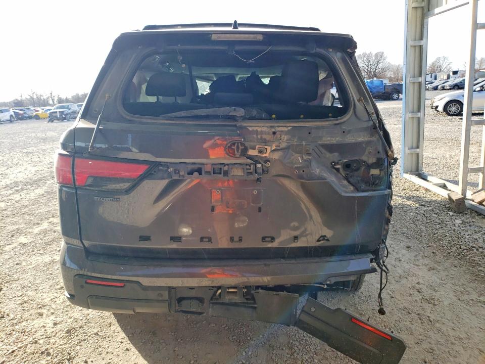 Photo 6 from auction – 2023 TOYOTA SEQUOIA SR with VIN 7SVAAABA4PX004430