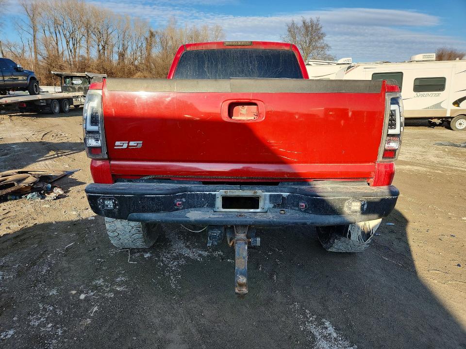 Photo 6 from auction – 2004 CHEVROLET SILVERADO with VIN 1GCHK23104F125368