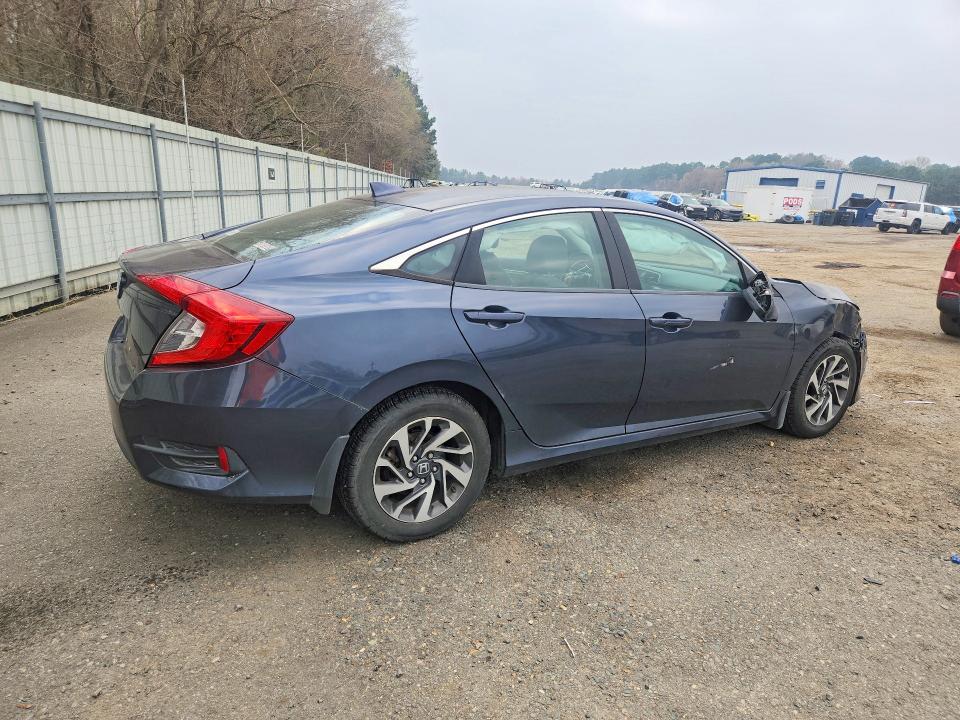 Photo 3 from auction – 2017 HONDA CIVIC with VIN 19XFC2F7XHE015013