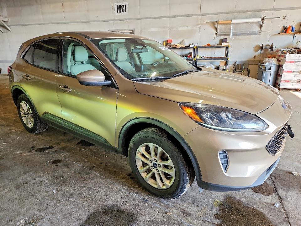 Photo 4 from auction – 2020 FORD ESCAPE with VIN 1FMCU9G65LUC74495