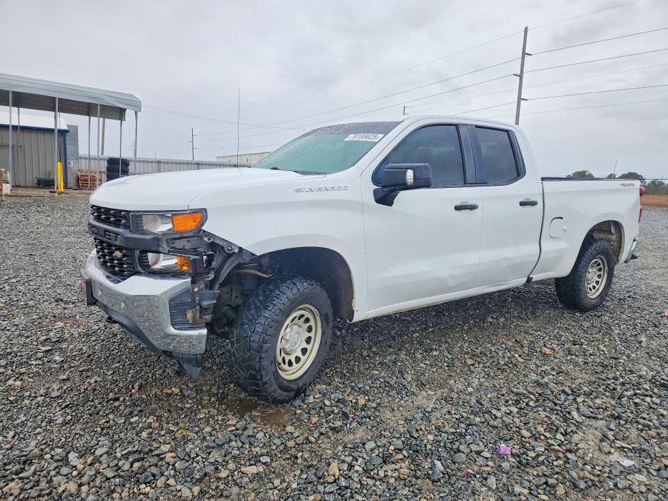 CHEVROLET SILVERADO 2020 with VIN 1GCRYAEF4LZ158781 - Photo from auction