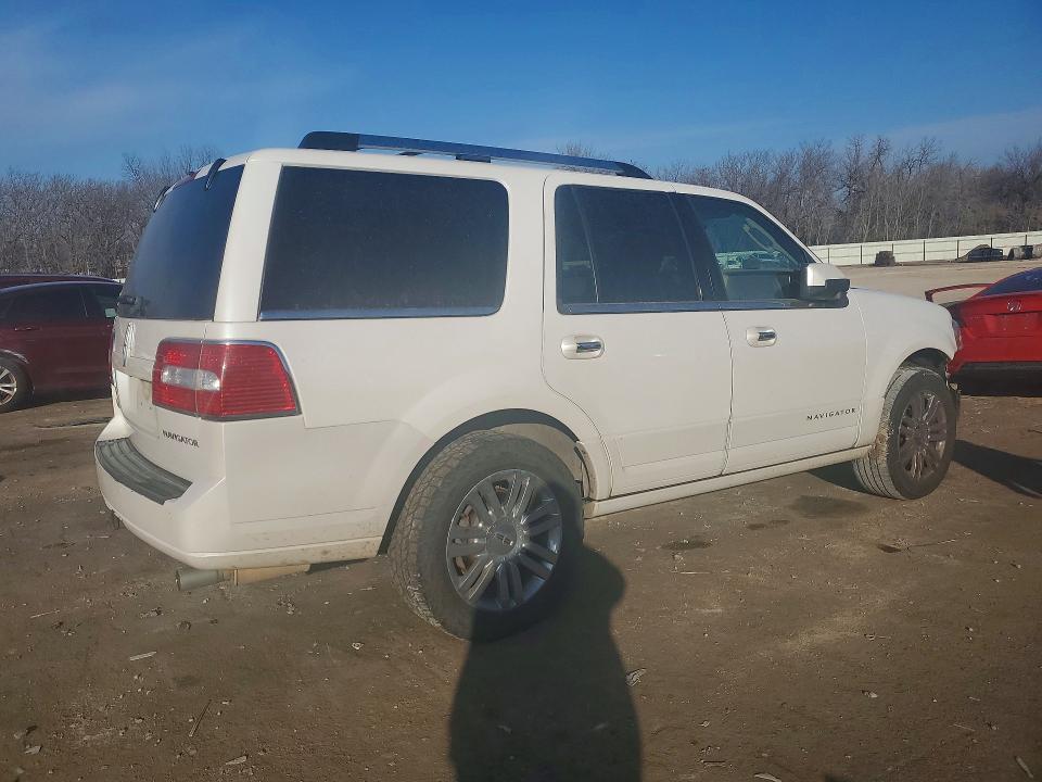 Photo 3 from auction – 2010 LINCOLN NAVIGATOR with VIN 5LMJJ2H50AEJ11027