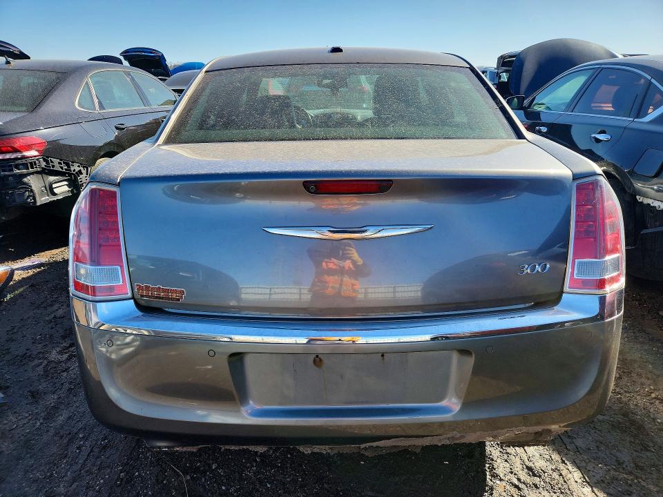Photo 6 from auction – 2011 CHRYSLER 300 LIMITE with VIN 2C3CA5CG6BH585427