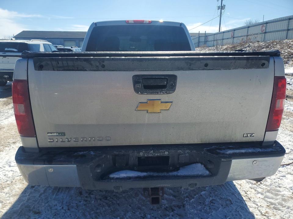 Photo 6 from auction – 2010 CHEVROLET SILVERADO with VIN 1GCSKTE31AZ126677