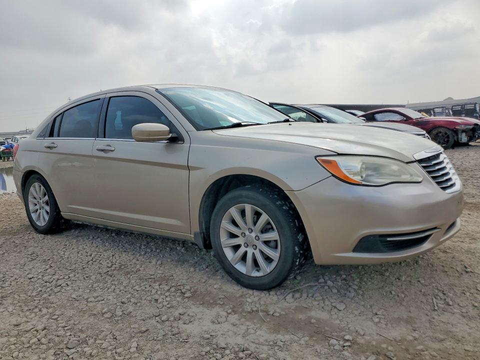 Photo 4 from auction – 2014 CHRYSLER 200 with VIN 1C3CCBBB8EN136826