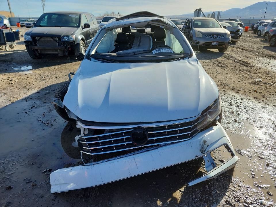 Photo 5 from auction – 2019 VOLKSWAGEN PASSAT with VIN 1VWLA7A35KC004104