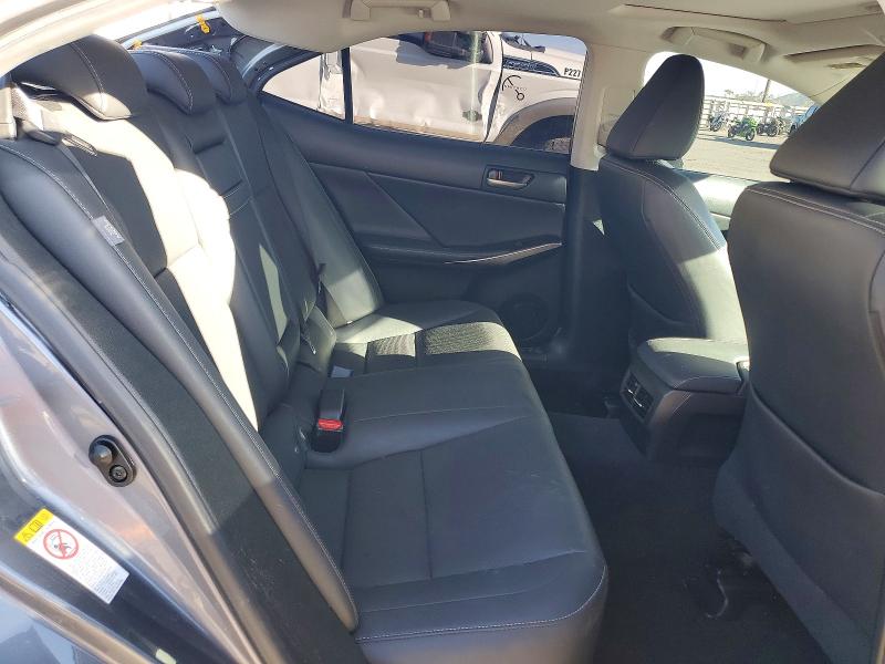 Photo 10 from auction – 2017 LEXUS IS 200T with VIN JTHBA1D29H5041800