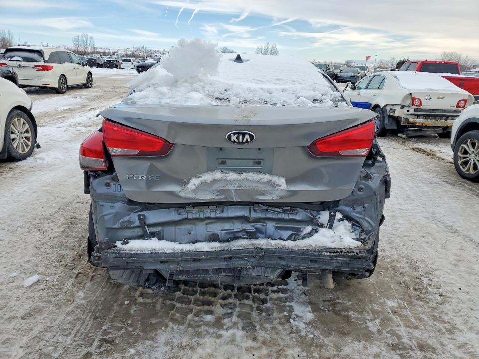 Photo 6 from auction – 2018 KIA FORTE with VIN 3KPFL4A75JE252162